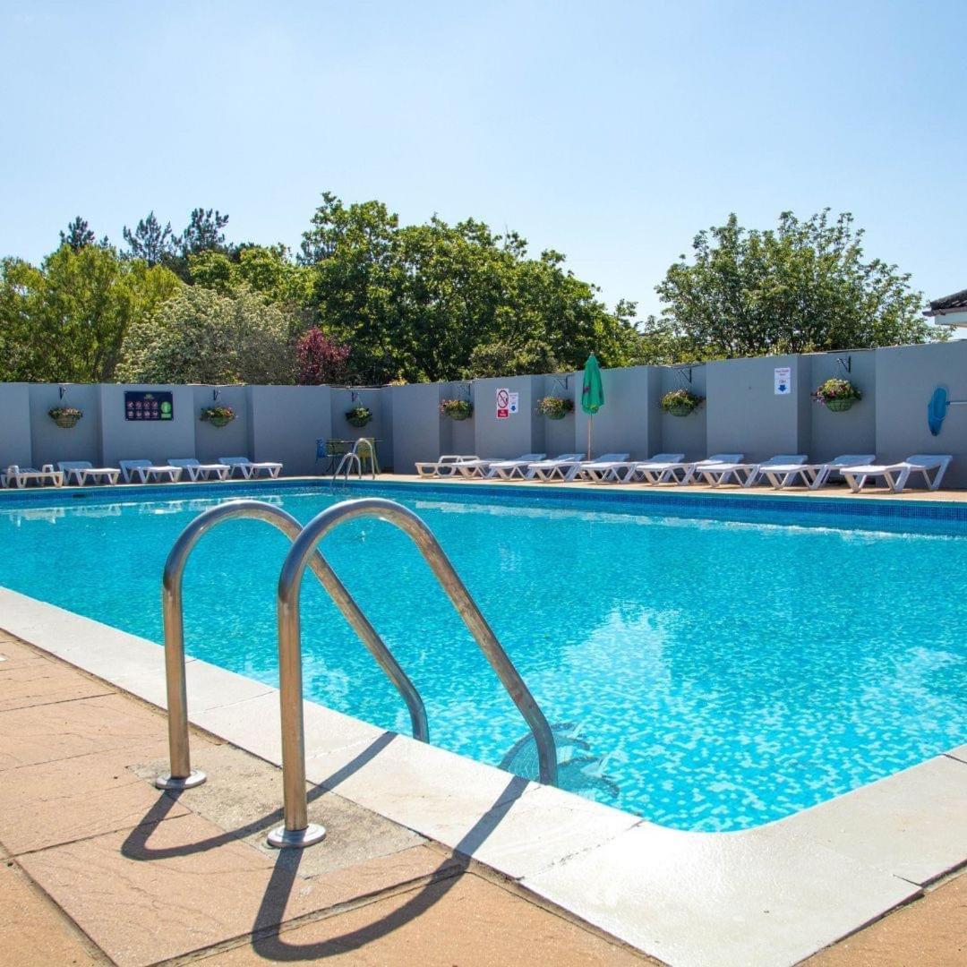 Westerley Cove Hotel Lymington Ngoại thất bức ảnh